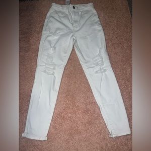 Women’s white American eagle jeans